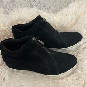 Blondo Women Glenda Waterproof Wedge Bootie Size 5 Black